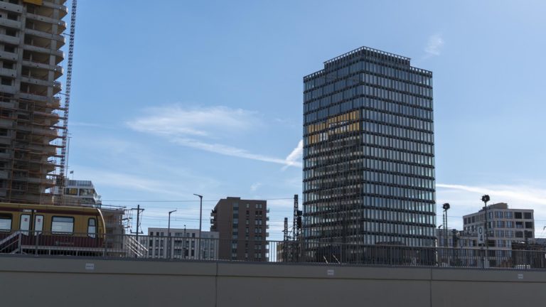 Read more about the article Spreeturm Hochhaus am Postbahnhof